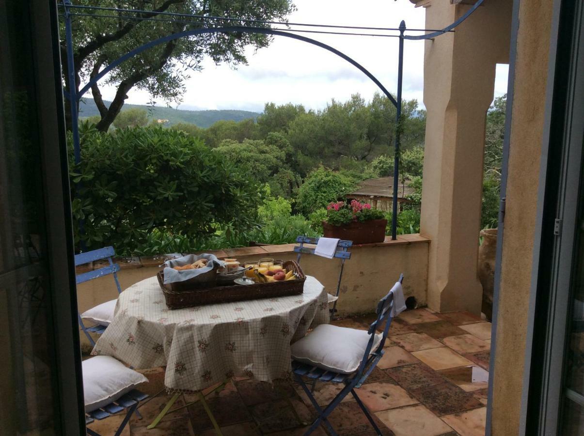 Le Mas Amore Bed & Breakfast Gassin Exterior photo